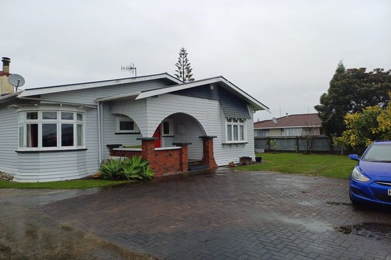 Photo of property in 404 Tremaine Avenue, Takaro, Palmerston North, 4412