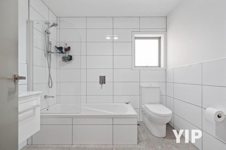 Photo of property in 5 Spitfire Place, Newlands, Wellington, 6037