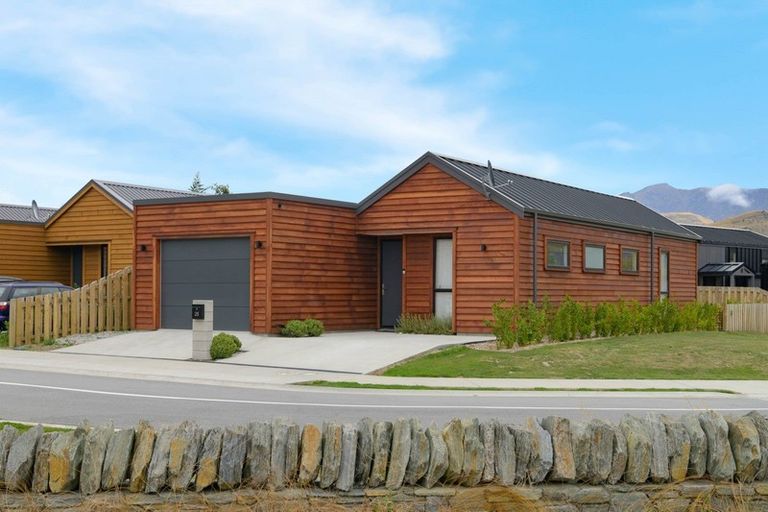 Photo of property in 25 Lauder Street, Lake Hayes, Queenstown, 9304