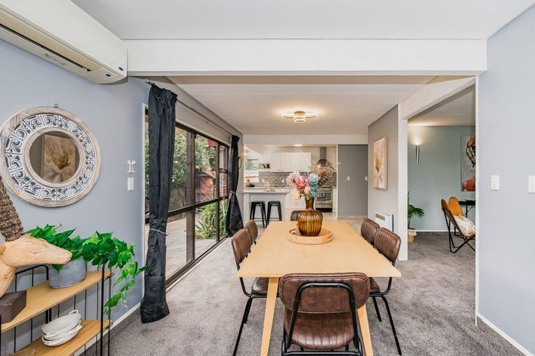 Photo of property in 1 Redwood Close, Paraparaumu, 5032