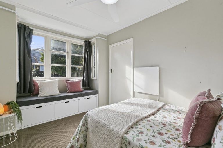 Photo of property in 14 Cecil Road, Tawa, Wellington, 5028