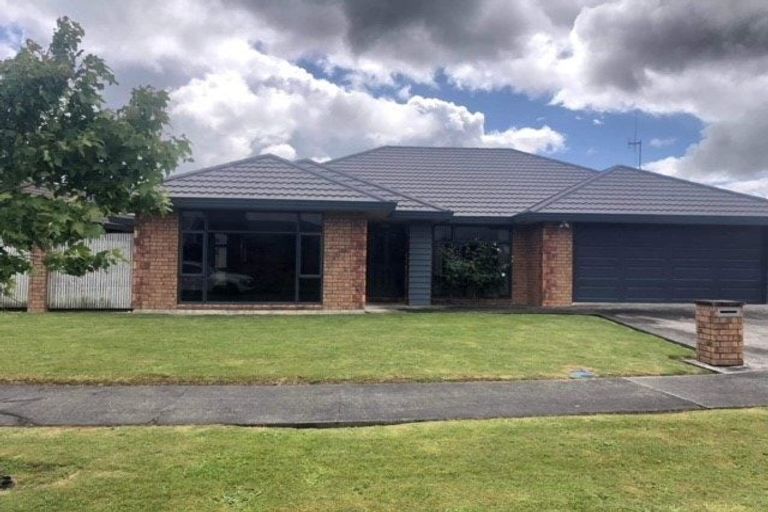 Photo of property in 14 Cleveland Heights, Kelvin Grove, Palmerston North, 4414