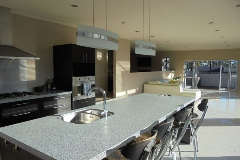 Photo of property in 19 Hawaiian Parade, Arkles Bay, Whangaparaoa, 0932