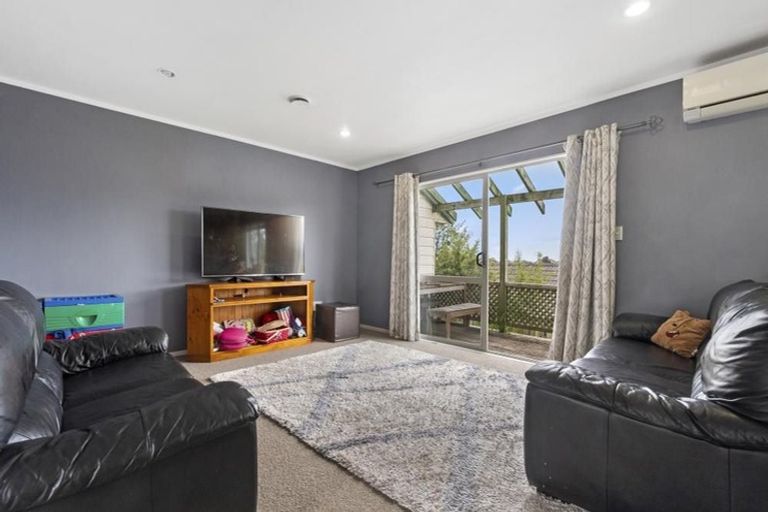 Photo of property in 26a Orams Road, Hillpark, Auckland, 2102
