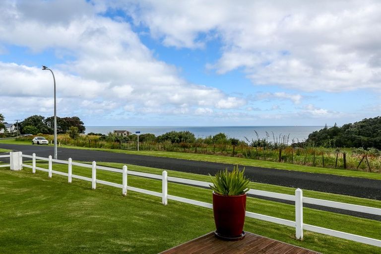 Photo of property in 22/20 Mace Terrace, Oakura, 4314