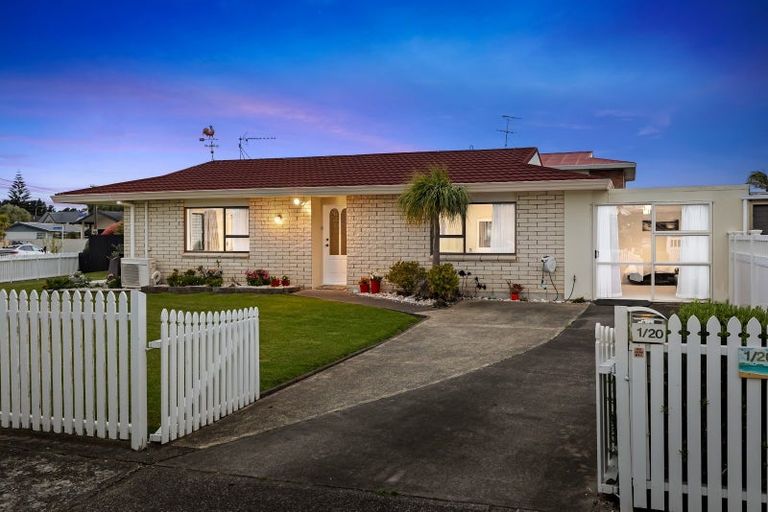 Photo of property in 1/20 Pine Road, Orewa, 0931