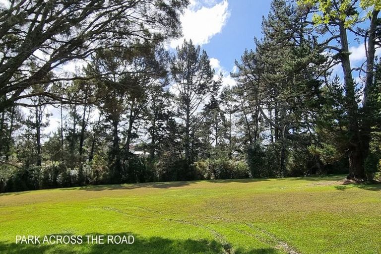 Photo of property in 17 Spargo Road, Massey, Auckland, 0614