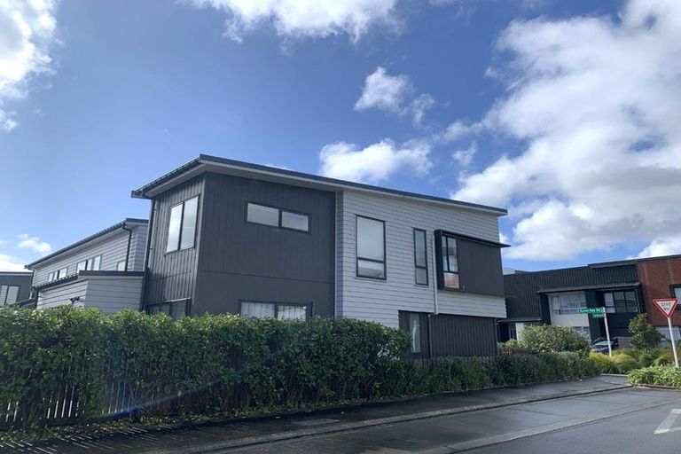 Photo of property in 21 Eyton Kay Road, Hobsonville, Auckland, 0616