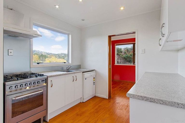 Photo of property in 57 La Rosa Street, Green Bay, Auckland, 0604