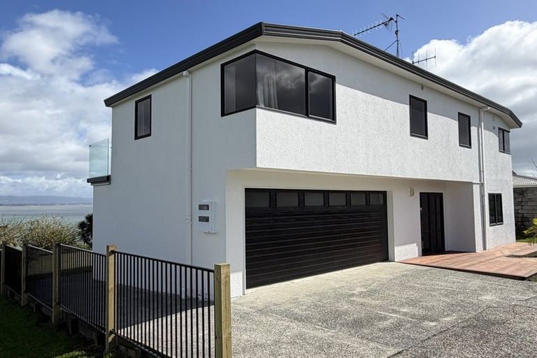 Photo of property in 1 Bramley Drive, Omokoroa, 3114