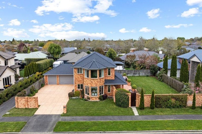 Photo of property in 64 Willowview Drive, Redwood, Christchurch, 8051