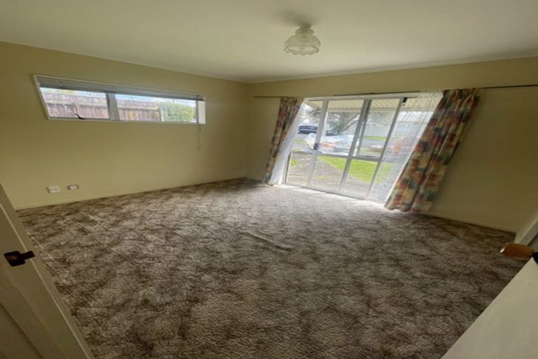 Photo of property in 83 Lynwood Road, New Lynn, Auckland, 0600