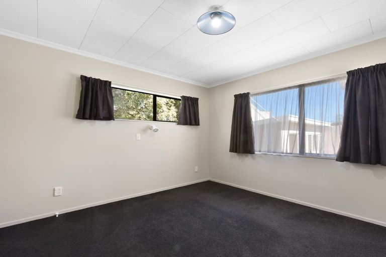 Photo of property in 2/8 Browning Crescent, Stoke, Nelson, 7011