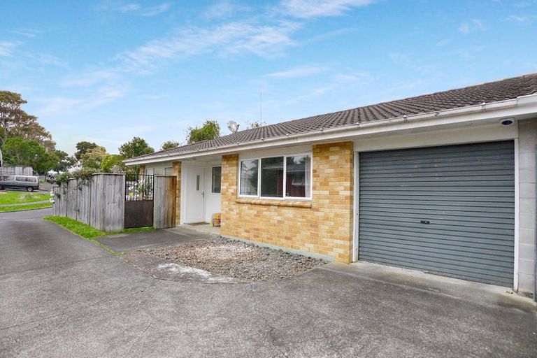 Photo of property in 25a Lidcombe Place, Avondale, Auckland, 1026