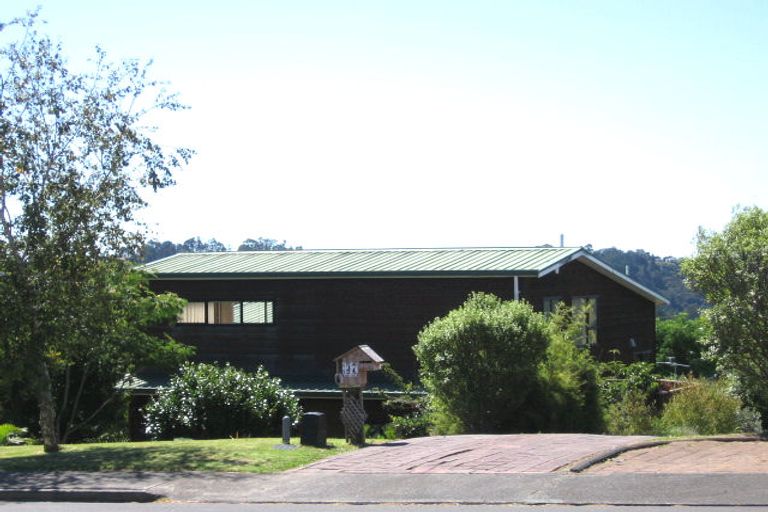 Photo of property in 39 Mayall Avenue, Beach Haven, Auckland, 0626