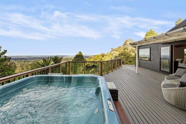 Photo of property in 19 Cascade Avenue, Waiatarua, Auckland, 0604