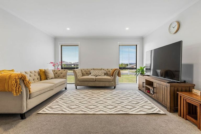 Photo of property in 14 Murray Ward Drive, Te Kauwhata, 3710