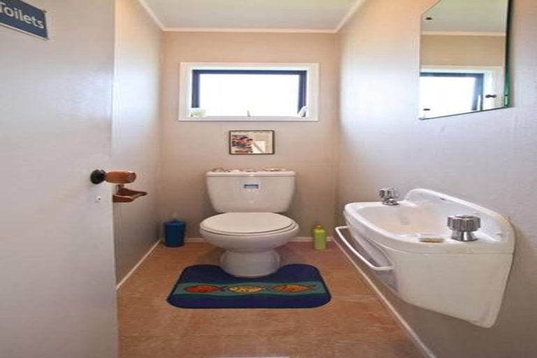 Photo of property in 2/17 Raeben Avenue, Hillcrest, Auckland, 0627