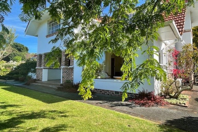 Photo of property in 84 Parkes Avenue, Saint Johns Hill, Whanganui, 4501