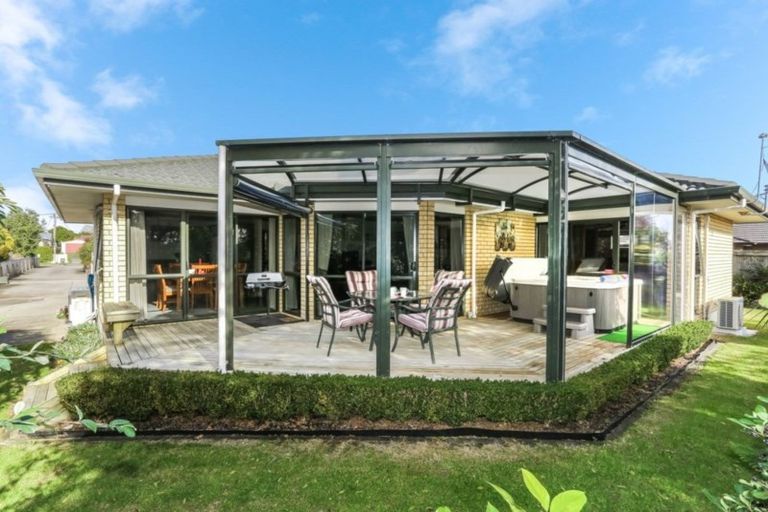 Photo of property in 16 Warriston Avenue, Waiuku, 2123