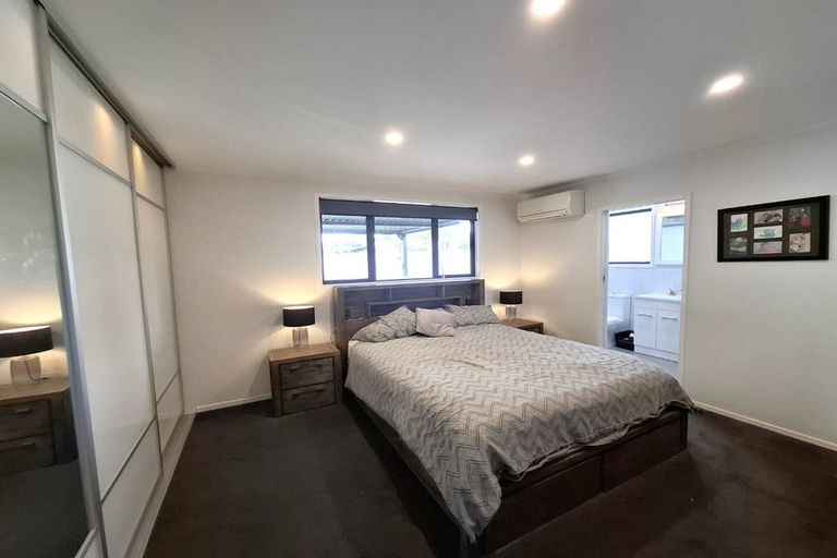Photo of property in 38 Brougham Place, West Harbour, Auckland, 0618