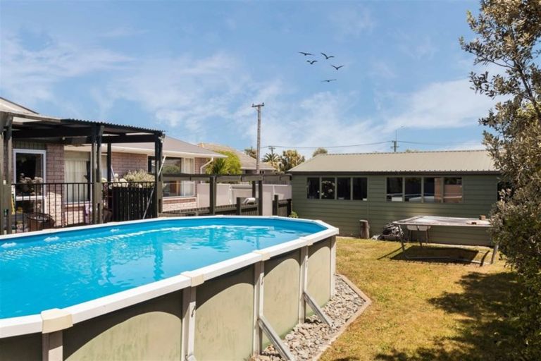 Photo of property in 9 Estuary Road, New Brighton, Christchurch, 8061