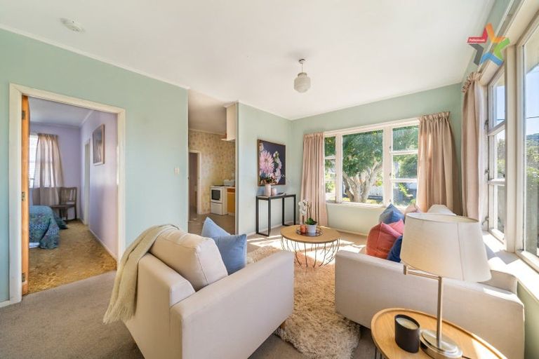 Photo of property in 6 Foster Street, Taita, Lower Hutt, 5011