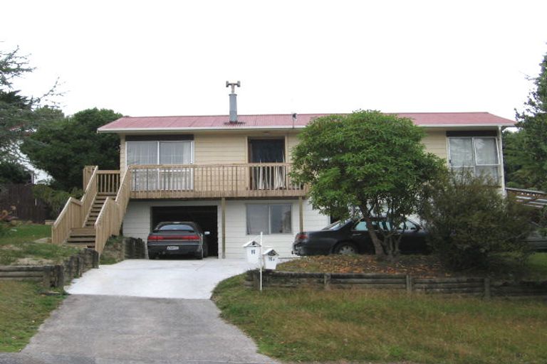 Photo of property in 16 Fitzherbert Avenue, West Harbour, Auckland, 0618