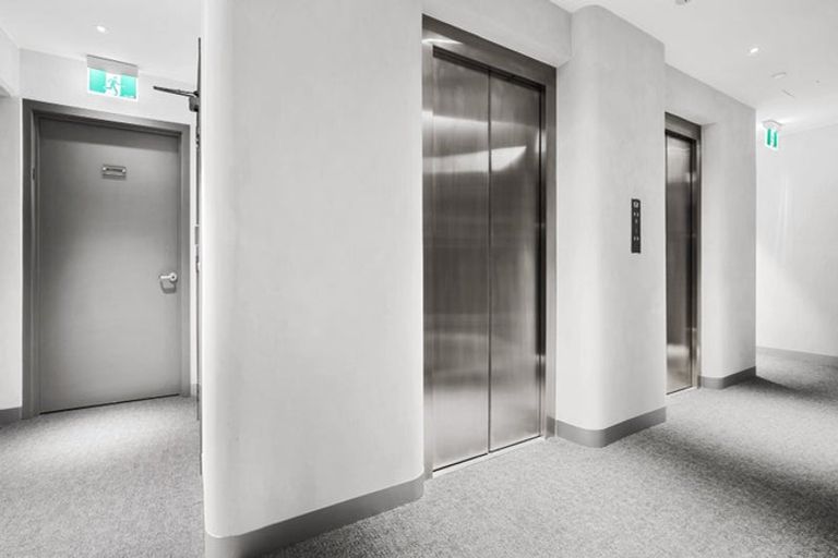 Photo of property in Oceanside Tower 1, 5/2d Marine Parade, Mount Maunganui, 3116