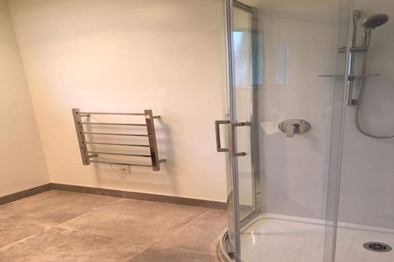 Photo of property in 2/84a Captain Scott Road, Glen Eden, Auckland, 0602