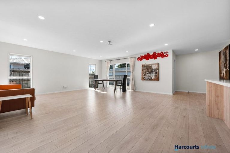 Photo of property in 25a Larnoch Road, Henderson, Auckland, 0610