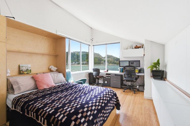 Photo of property in 100 Owhiro Bay Parade, Owhiro Bay, Wellington, 6023