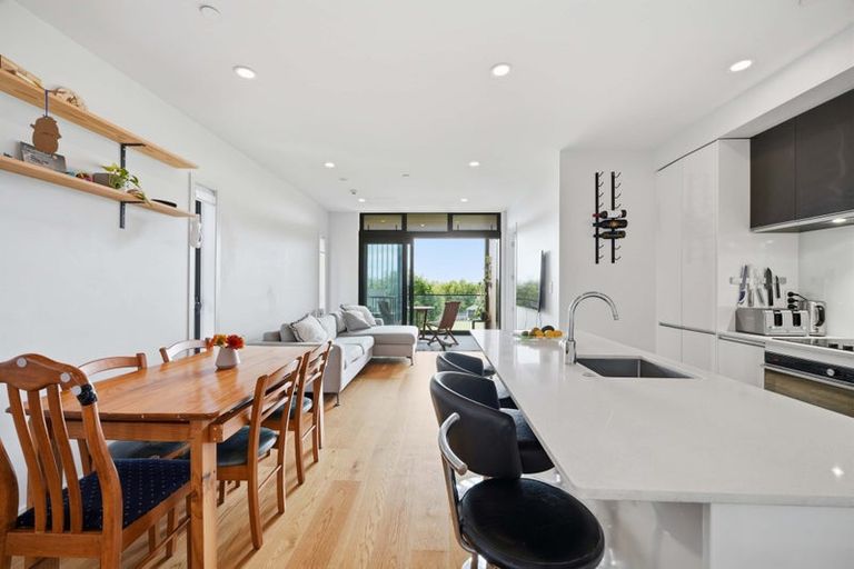 Photo of property in Frank Sargeson Apts, 104/74 Anzac Street, Takapuna, Auckland, 0622