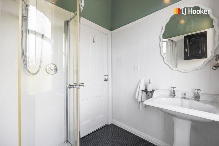 Photo of property in 52 Sutherland Street, Dunedin Central, Dunedin, 9016