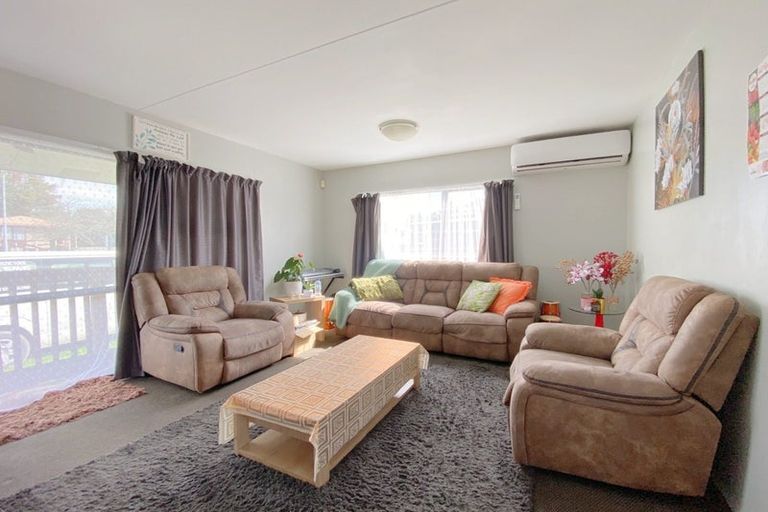 Photo of property in 3/11 Barneys Farm Road, Clendon Park, Auckland, 2103
