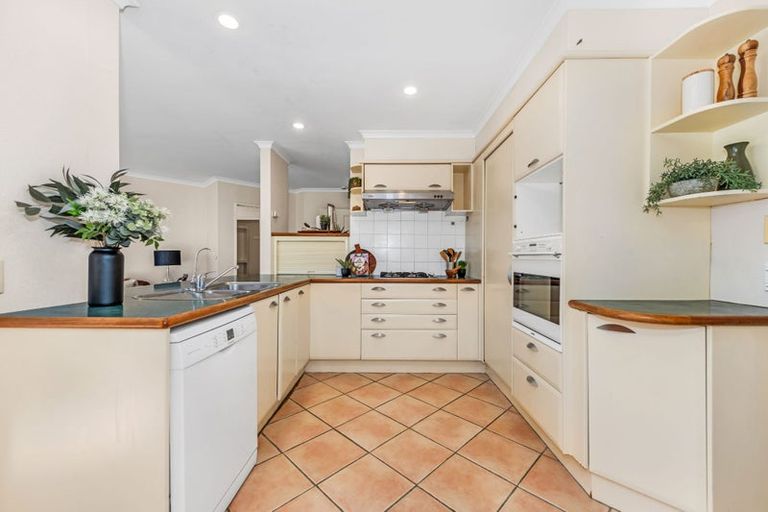 Photo of property in 12 Ballycullanie Place, Dannemora, Auckland, 2016