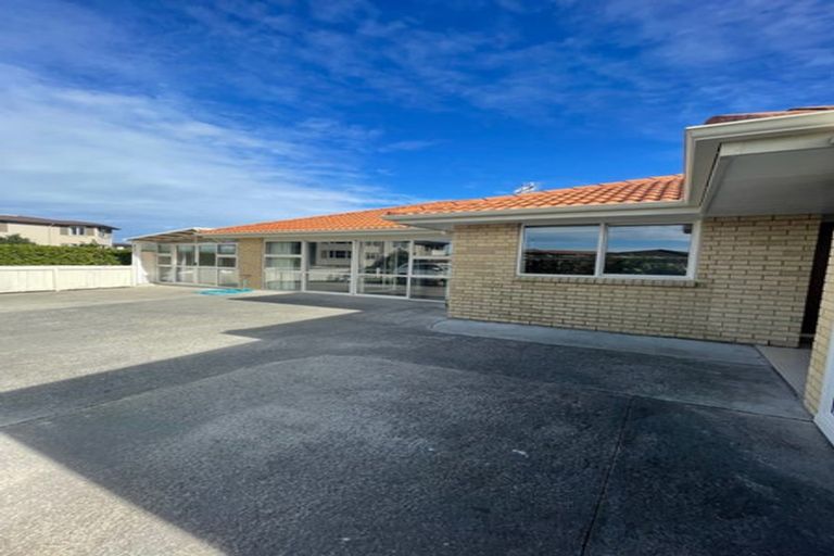 Photo of property in 25 Ambassador Glade, Orewa, 0931