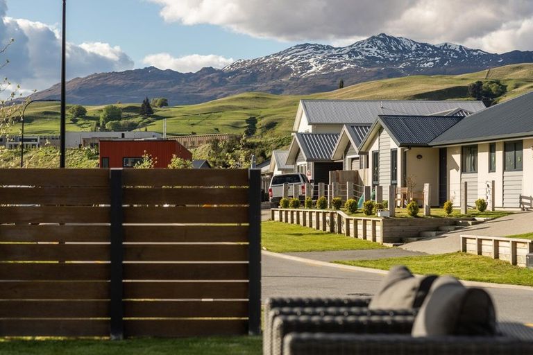 Photo of property in 26 Violet Way, Lower Shotover, Queenstown, 9304