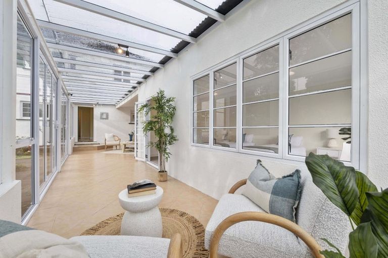 Photo of property in 174 Brooklands Road, Vogeltown, New Plymouth, 4310