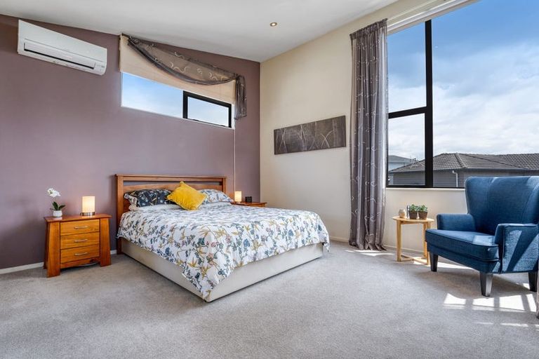 Photo of property in 23 Malin Place, Pinehill, Auckland, 0632