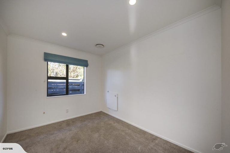 Photo of property in 10 The Oaks, Awapuni, Palmerston North, 4412