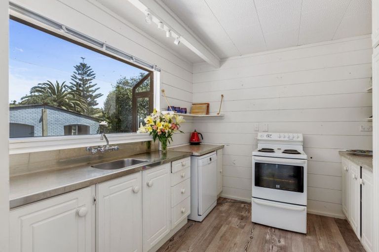 Photo of property in 112 Blue Pacific Parade, Riversdale Beach, Masterton, 5872