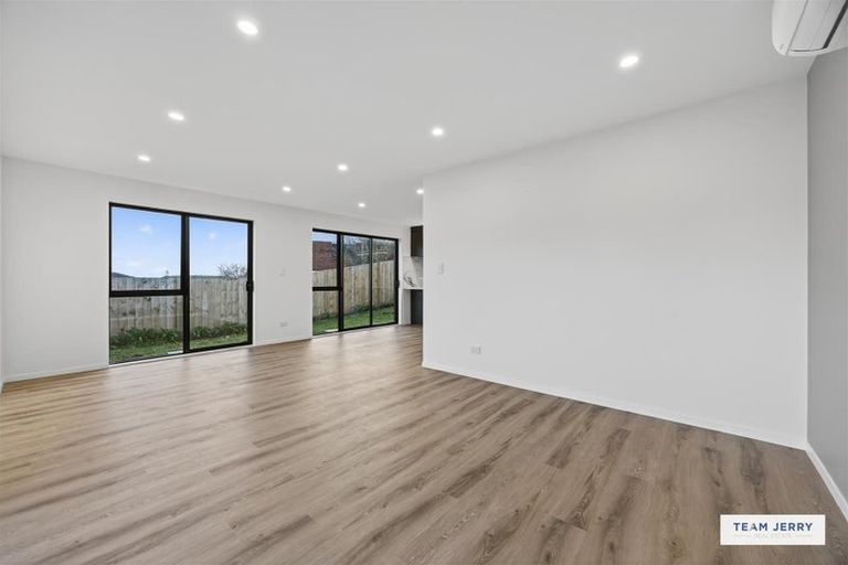 Photo of property in 25 Jandell Crescent, Bucklands Beach, Auckland, 2014