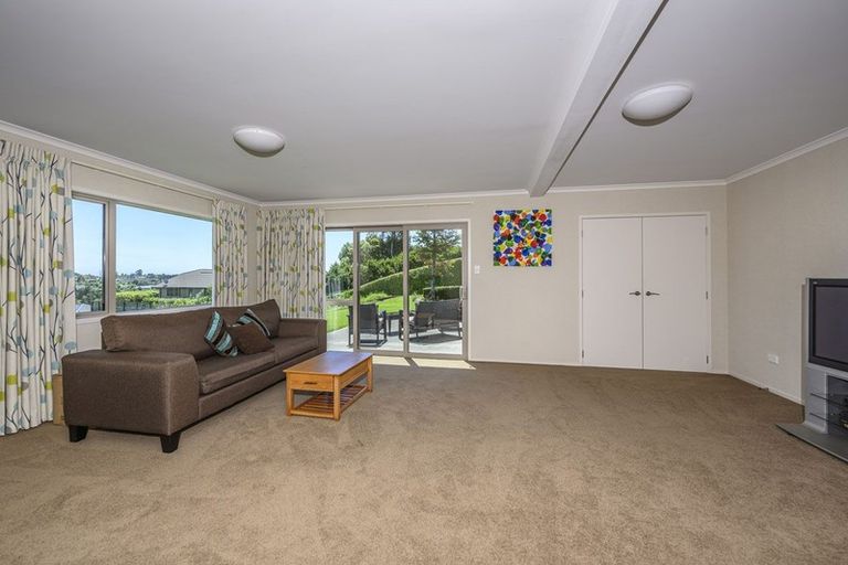 Photo of property in 5b Tupuhi Place, Highlands Park, New Plymouth, 4312