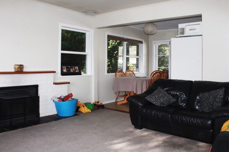 Photo of property in 8 Blenheim Street, Glenfield, Auckland, 0629