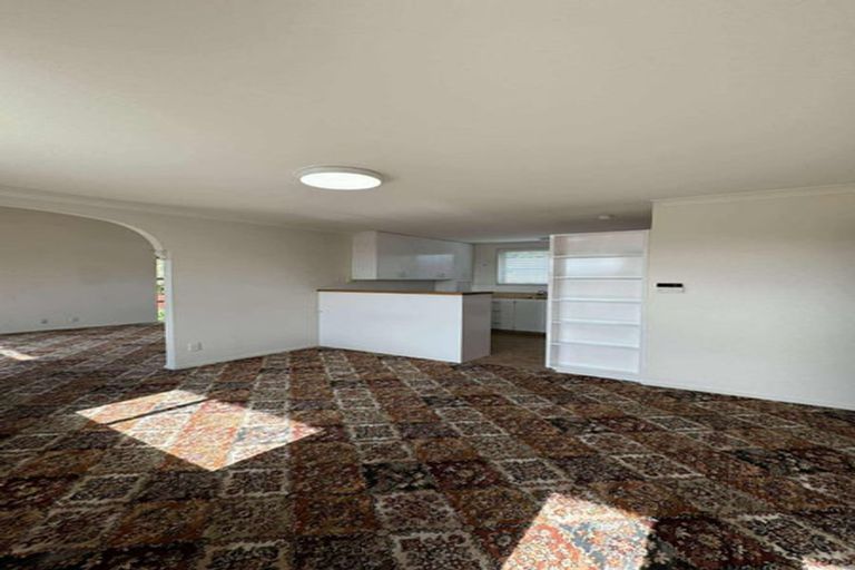 Photo of property in 17 Beeston Place, Redwood, Christchurch, 8051