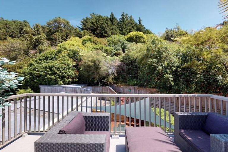 Photo of property in 77 Sunbrae Drive, Silverstream, Upper Hutt, 5019