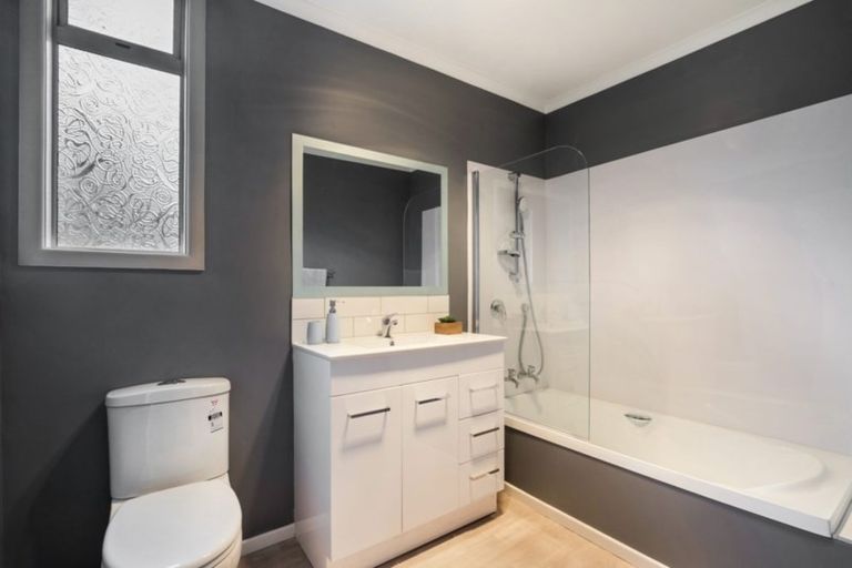 Photo of property in 9 Mack Place, Red Hill, Papakura, 2110