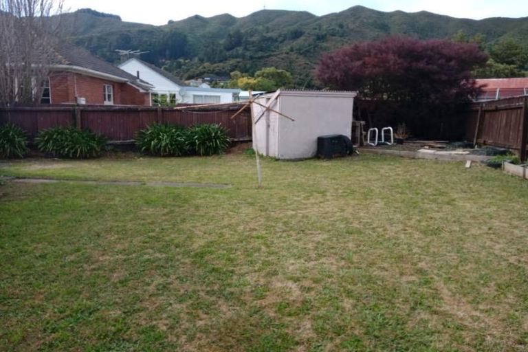 Photo of property in 29 Newcombe Street, Naenae, Lower Hutt, 5011