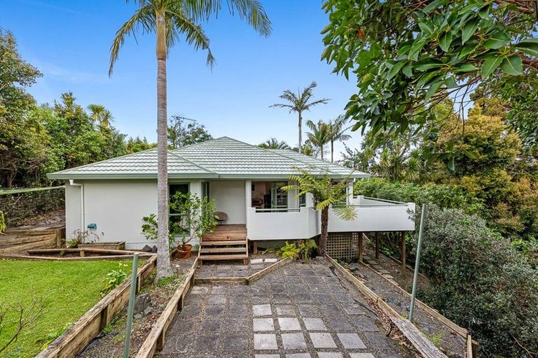 Photo of property in 2/67 Arran Road, Browns Bay, Auckland, 0630